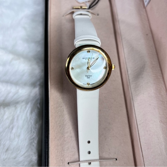 Akribos XXIV Diamond Dial Embellished Gold - Tone Watch New - Picture 3 of 7